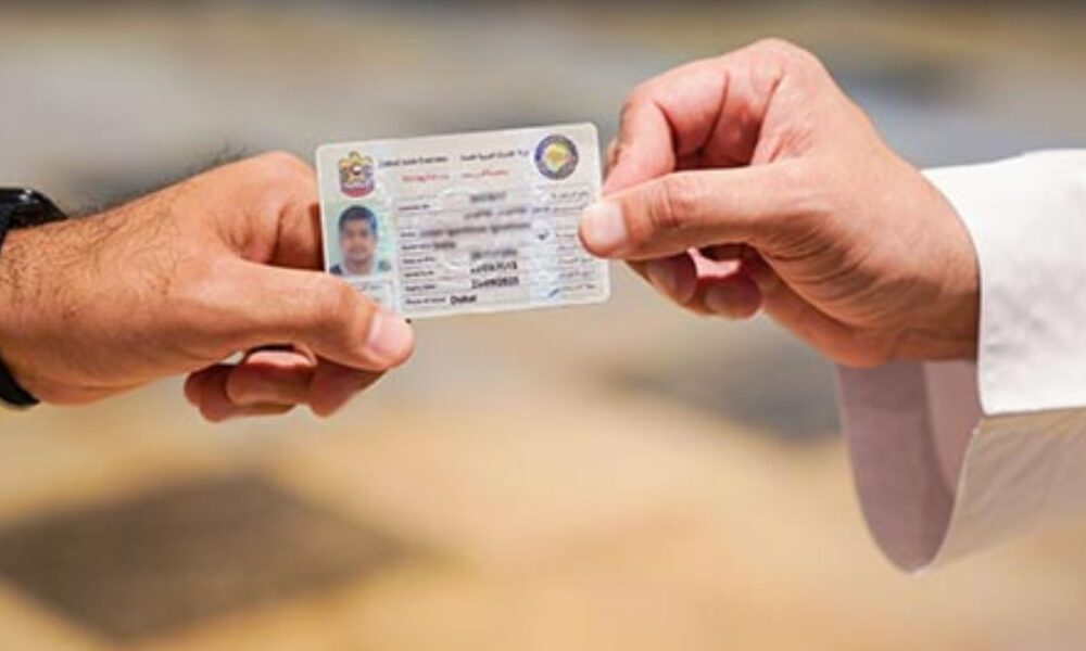 Can those on a visiting visa renew their UAE Driving licence?